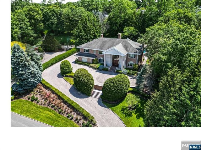 67 Adams Drive, Cresskill, NJ 07626