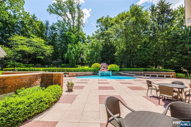 67 Adams Drive, Cresskill, NJ 07626