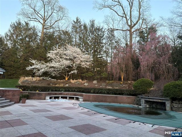 67 Adams Drive, Cresskill, NJ 07626