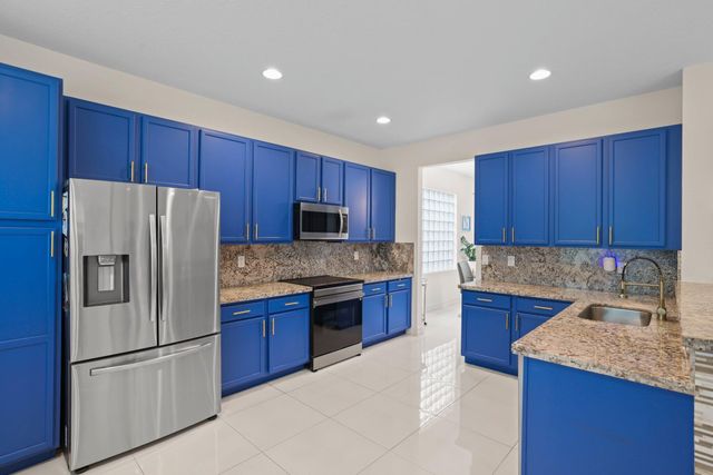 8203 Half Dome Court, Boynton Beach, FL 33473