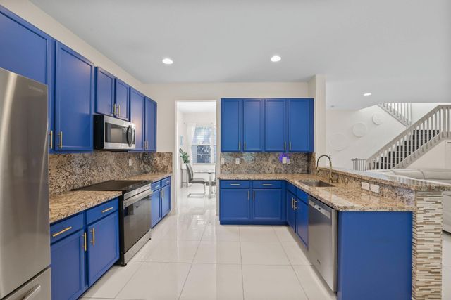 8203 Half Dome Court, Boynton Beach, FL 33473