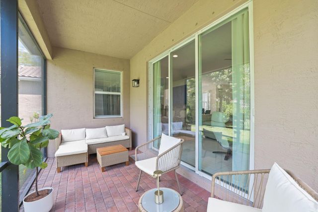 8203 Half Dome Court, Boynton Beach, FL 33473