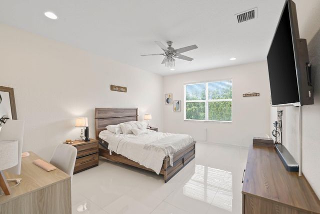 8203 Half Dome Court, Boynton Beach, FL 33473