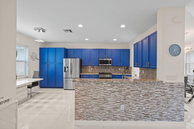 8203 Half Dome Court, Boynton Beach, FL 33473