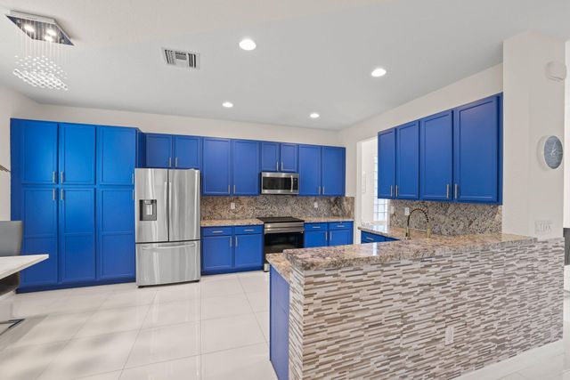 8203 Half Dome Court, Boynton Beach, FL 33473