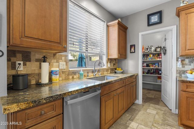 8996 W POTTER Drive, Peoria, AZ 85382