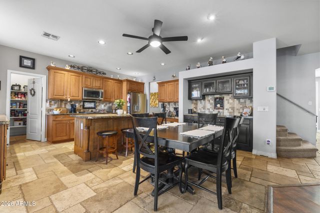 8996 W POTTER Drive, Peoria, AZ 85382