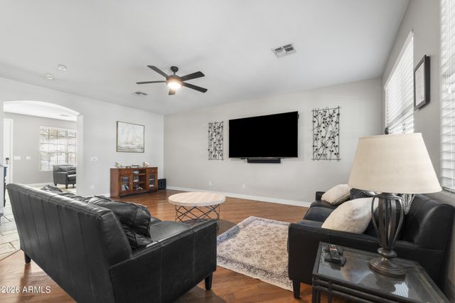 8996 W POTTER Drive, Peoria, AZ 85382