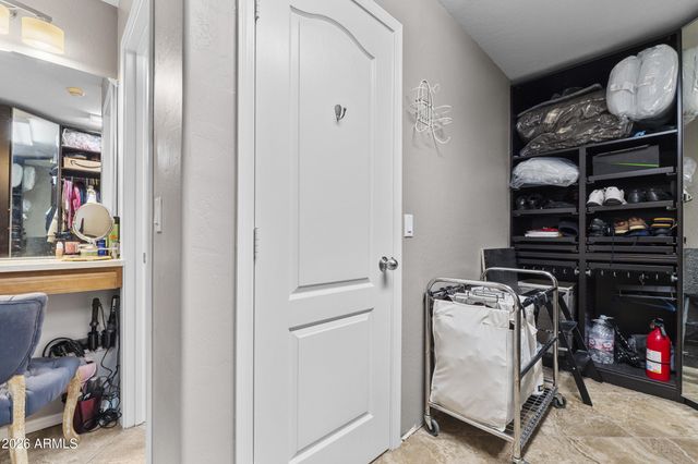 8996 W POTTER Drive, Peoria, AZ 85382