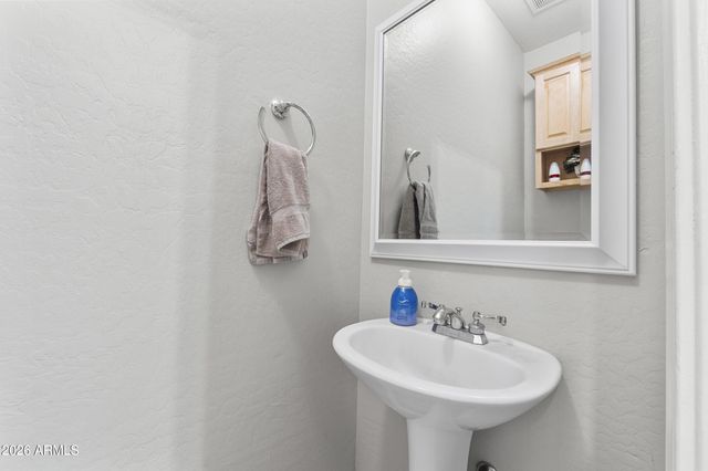 8996 W POTTER Drive, Peoria, AZ 85382