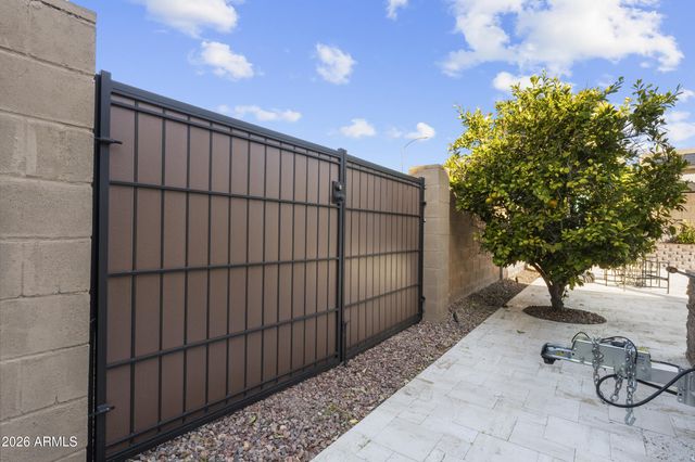 8996 W POTTER Drive, Peoria, AZ 85382