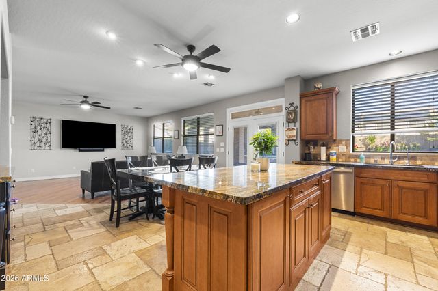 8996 W POTTER Drive, Peoria, AZ 85382