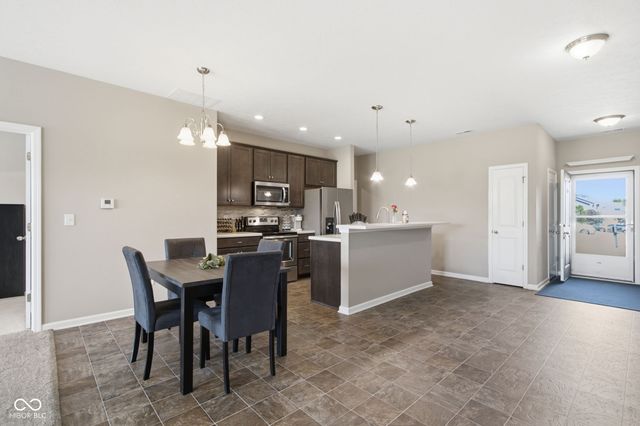 6124 Emerald Commons Drive, Indianapolis, IN 46221