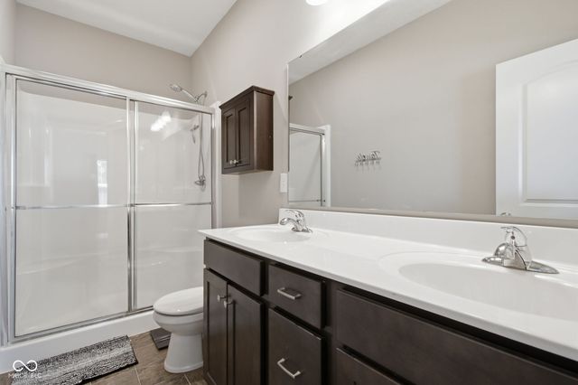 6124 Emerald Commons Drive, Indianapolis, IN 46221