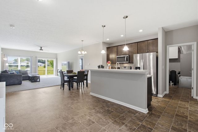 6124 Emerald Commons Drive, Indianapolis, IN 46221