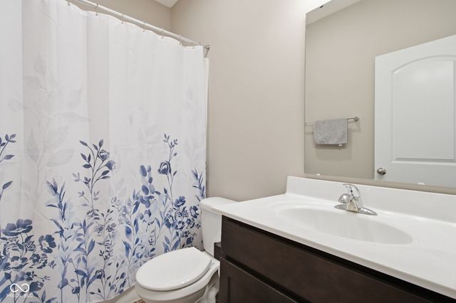 6124 Emerald Commons Drive, Indianapolis, IN 46221