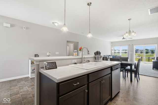 6124 Emerald Commons Drive, Indianapolis, IN 46221