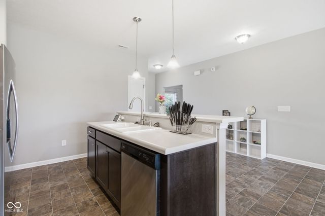 6124 Emerald Commons Drive, Indianapolis, IN 46221