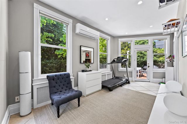 19 Howe Place, Bronxville, NY 10708
