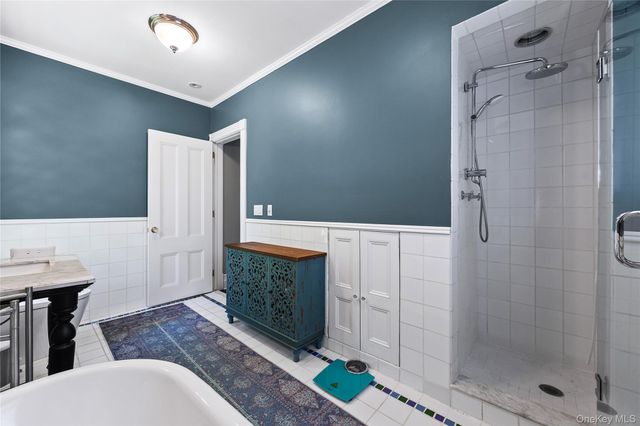 19 Howe Place, Bronxville, NY 10708