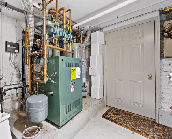 19 Howe Place, Bronxville, NY 10708