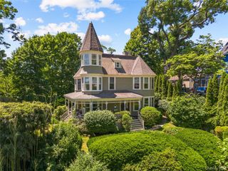 19 Howe Place, Bronxville, NY 10708