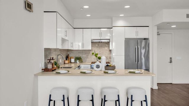 555 Innes Avenue 313, San Francisco, CA 94124