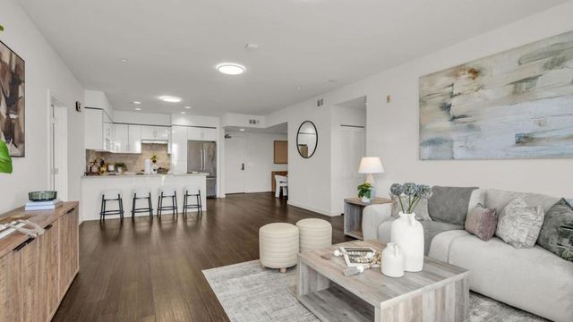 555 Innes Avenue 313, San Francisco, CA 94124