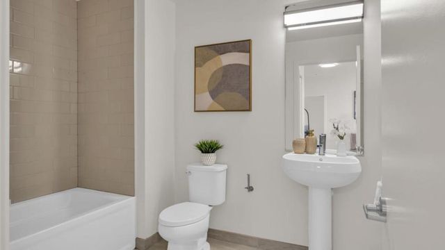 555 Innes Avenue 313, San Francisco, CA 94124