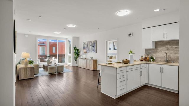 555 Innes Avenue 313, San Francisco, CA 94124