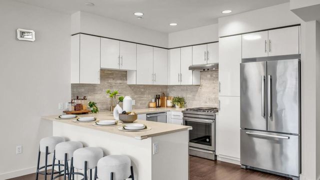 555 Innes Avenue 313, San Francisco, CA 94124
