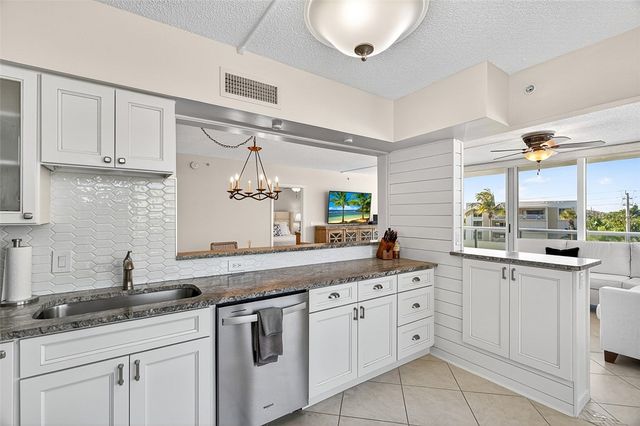 3554 Ocean Drive 302S, Vero Beach, FL 32963