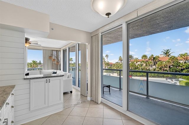 3554 Ocean Drive 302S, Vero Beach, FL 32963