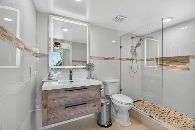 3554 Ocean Drive 302S, Vero Beach, FL 32963