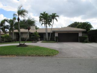 8480 NW 2nd St, Coral Springs, FL 33071