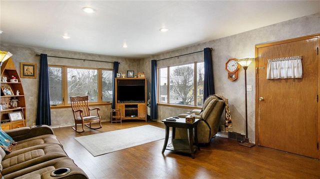 1505 Woodland Avenue, Eau Claire, WI 54701