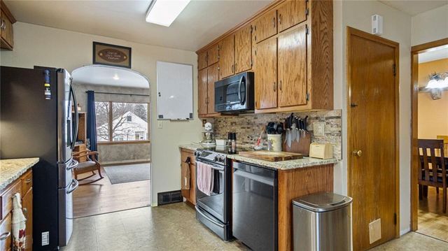 1505 Woodland Avenue, Eau Claire, WI 54701