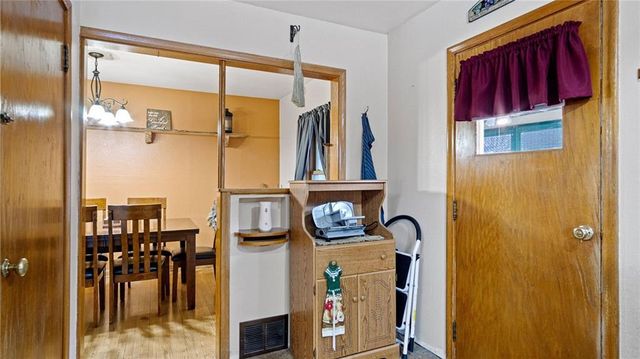 1505 Woodland Avenue, Eau Claire, WI 54701