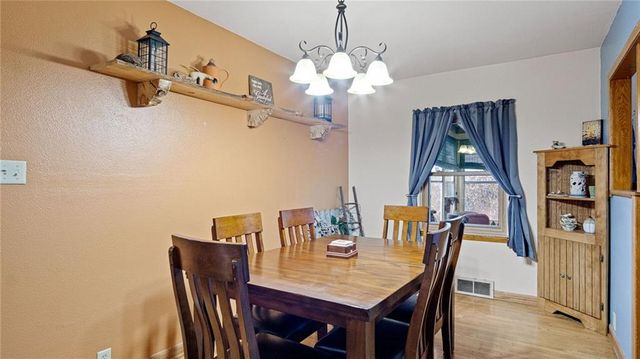 1505 Woodland Avenue, Eau Claire, WI 54701