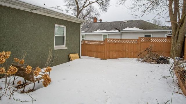 1505 Woodland Avenue, Eau Claire, WI 54701