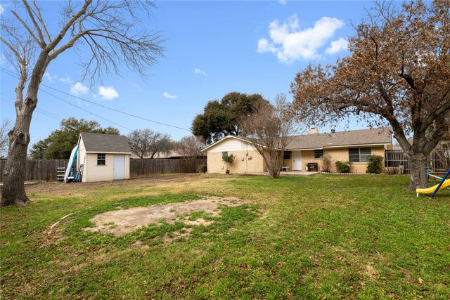 1718 Woodridge Drive, Brownwood, TX 76801