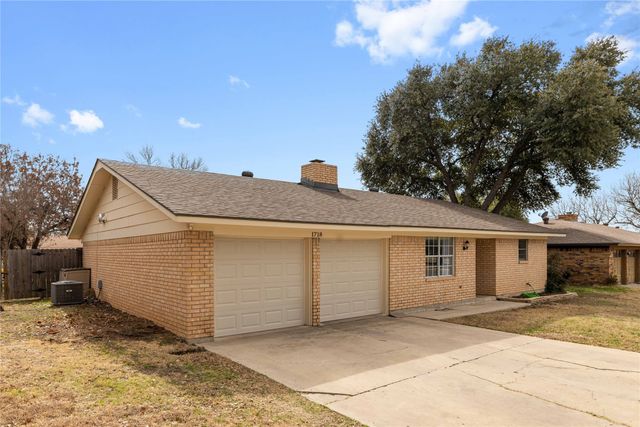 1718 Woodridge Drive, Brownwood, TX 76801