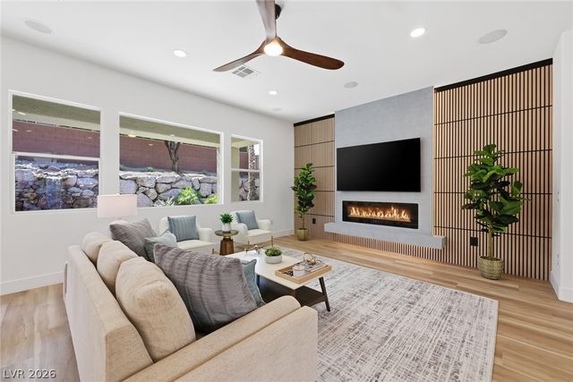 65 Twilight Rose Street, Las Vegas, NV 89138