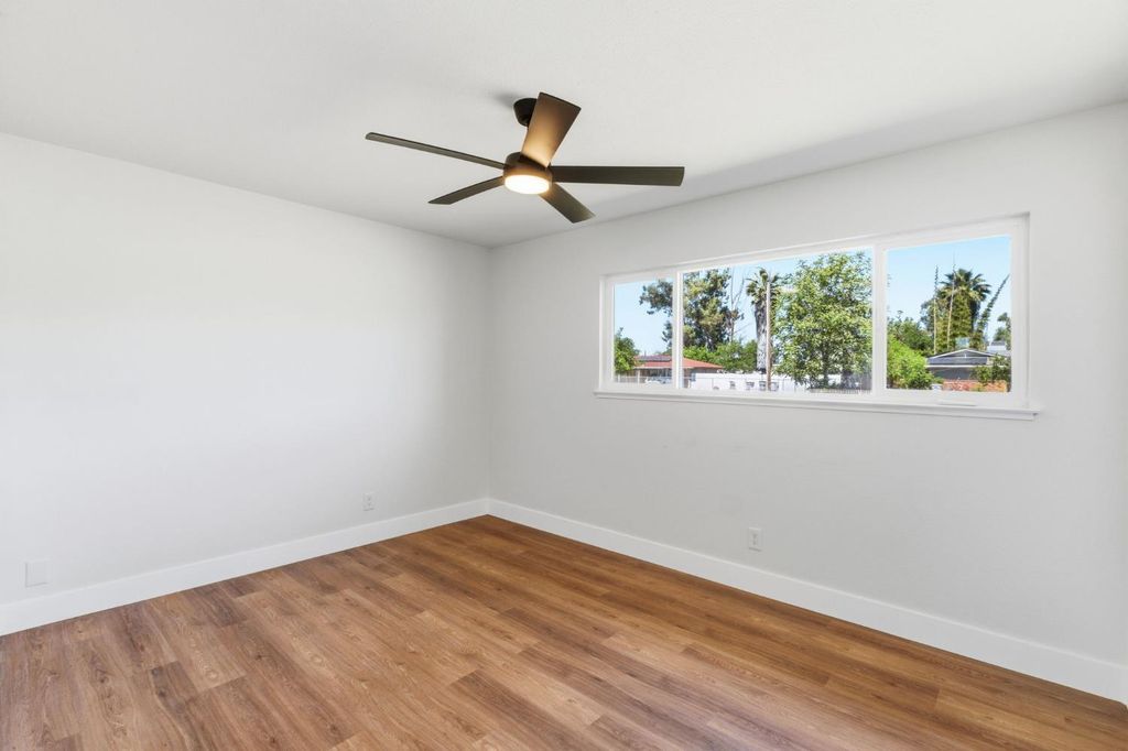 Image 21 of property listing at 4874 E Clinton, Fresno, CA 93726