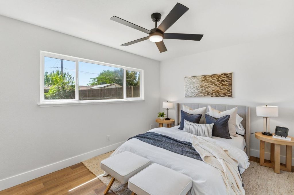 Image 23 of property listing at 4874 E Clinton, Fresno, CA 93726