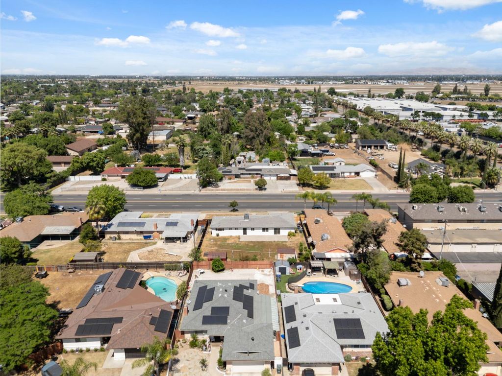 Image 38 of property listing at 4874 E Clinton, Fresno, CA 93726