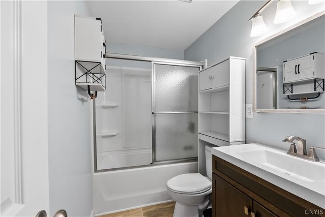 4315 Old Meadow Road, Clay, NY 13041