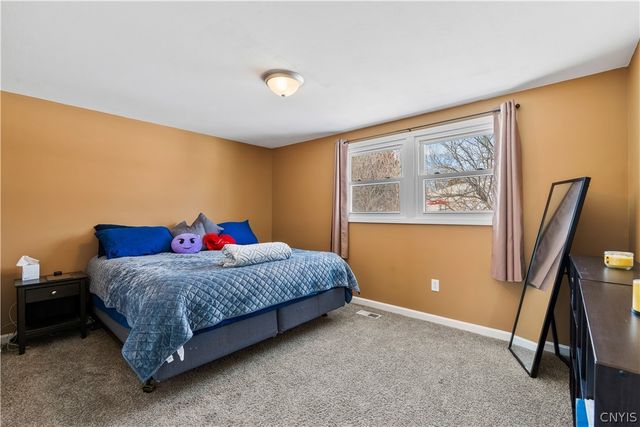 4315 Old Meadow Road, Clay, NY 13041