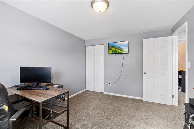 4315 Old Meadow Road, Clay, NY 13041