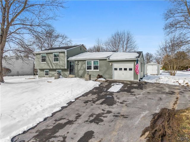 4315 Old Meadow Road, Clay, NY 13041